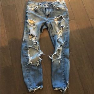 Zara SUPER distressed jeans